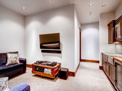 Four Bedroom Upscale Ski Home Perfect for Entertaining
